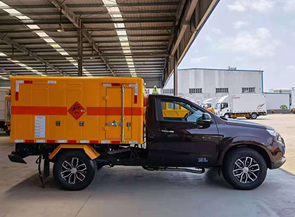 雨湖爆破器材运输车